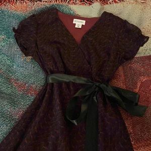 Motherhood Maternity Dress: Black and burgundy